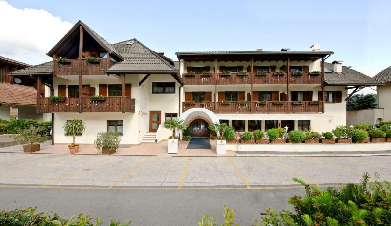 Hotel St. Justina Hof Appiano Sulla Strada Del Vino Bagian luar foto